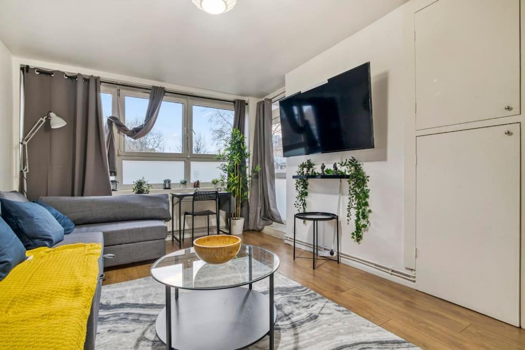 Peaceful 2-Bed South Bank Apartment London Exterior photo